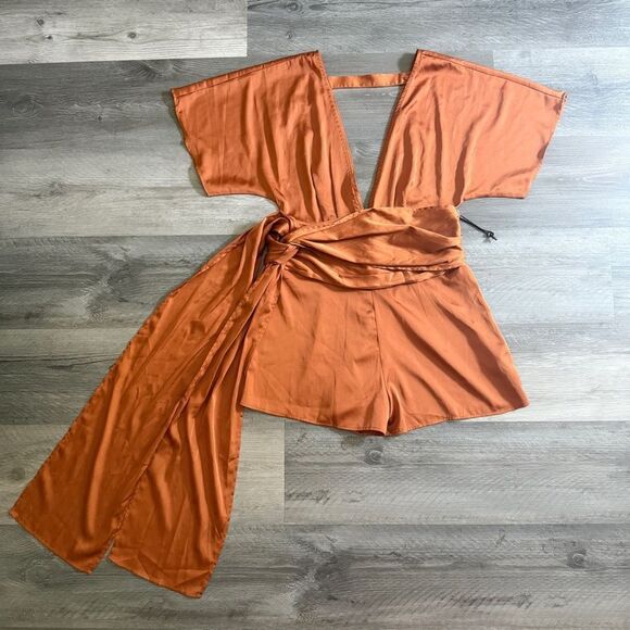 Forever 21 Romper Playsuit Golden Orange Light Brown NWOT - Picture 2 of 11